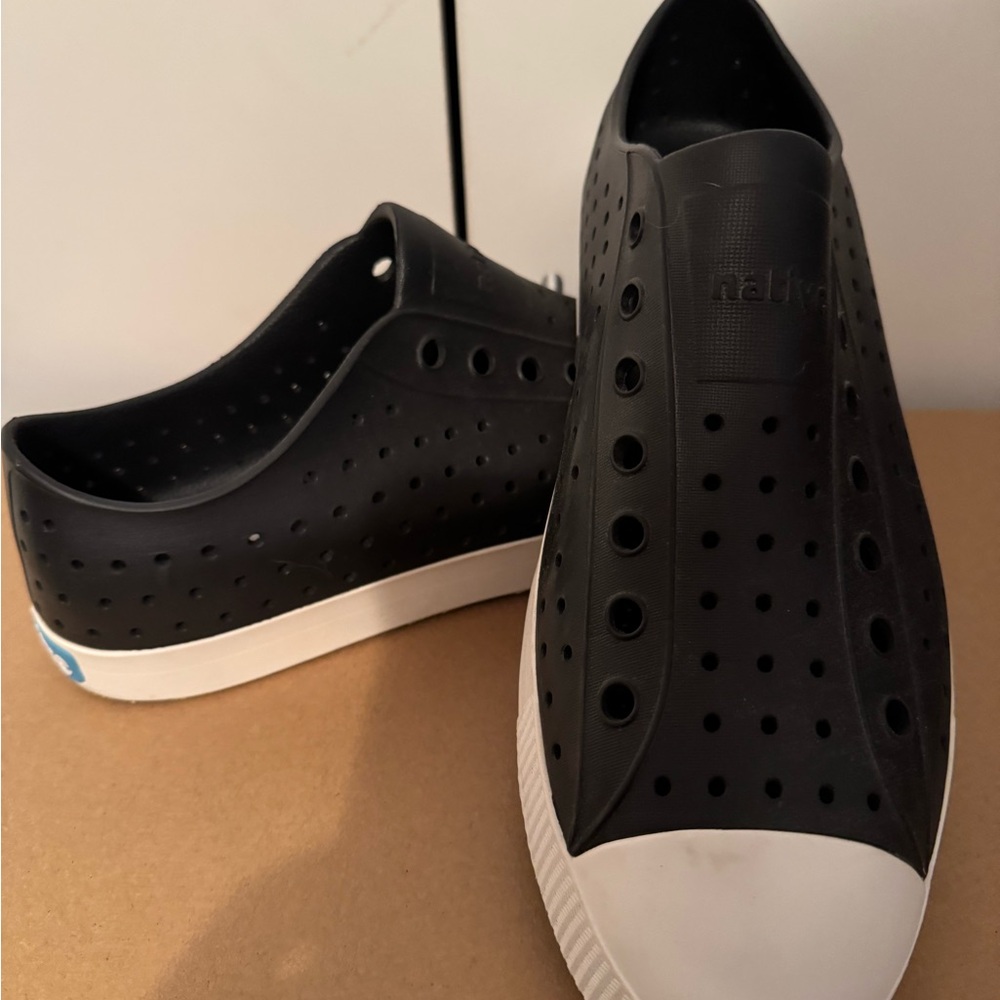 Men’s sz 13 Native shoes